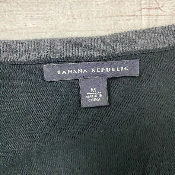 Banana Republic women M scoopneck short sleeve ruffle button front sweater black - Picture 5 of 10